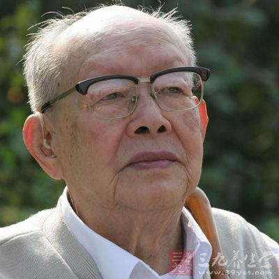 自從過(guò)了80歲生日，周有光便從頭開(kāi)始計(jì)算年齡了