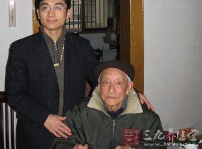 干祖望，現(xiàn)今98歲的高壽，是我國(guó)十大有名的老中醫(yī)之一，他退休在中南海，是我國(guó)最有權(quán)威的