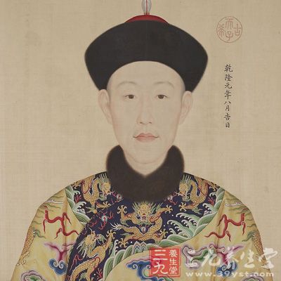 清高宗乾隆帝生于1711年9月25日，卒于1799年2月7日，他于1735年登上帝位，在位長達(dá)60年之久，他既是歷史上在位時(shí)間最長的君主，也是活得最長的君主